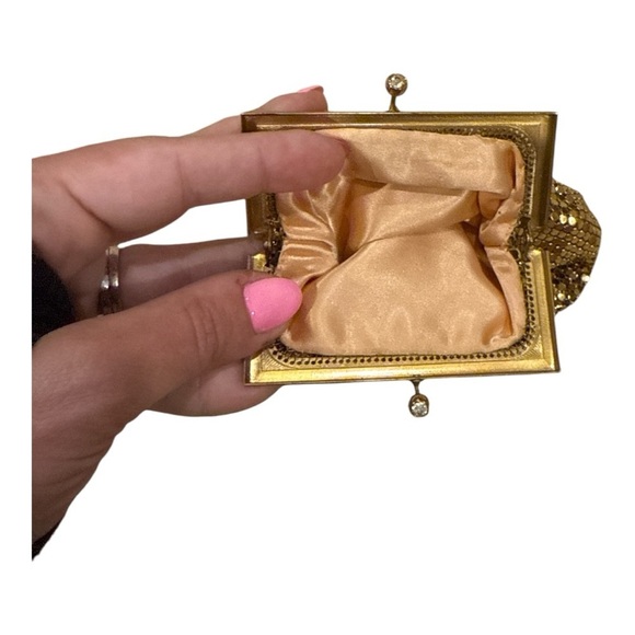 🧡 5 for $25 🧡 Gold Sequin coin Bag - Picture 3 of 3